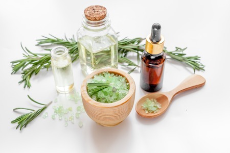 DIY天然護膚：簡單有效的自製面膜與保養品